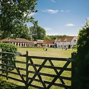 Aldwick Estate Farm stay