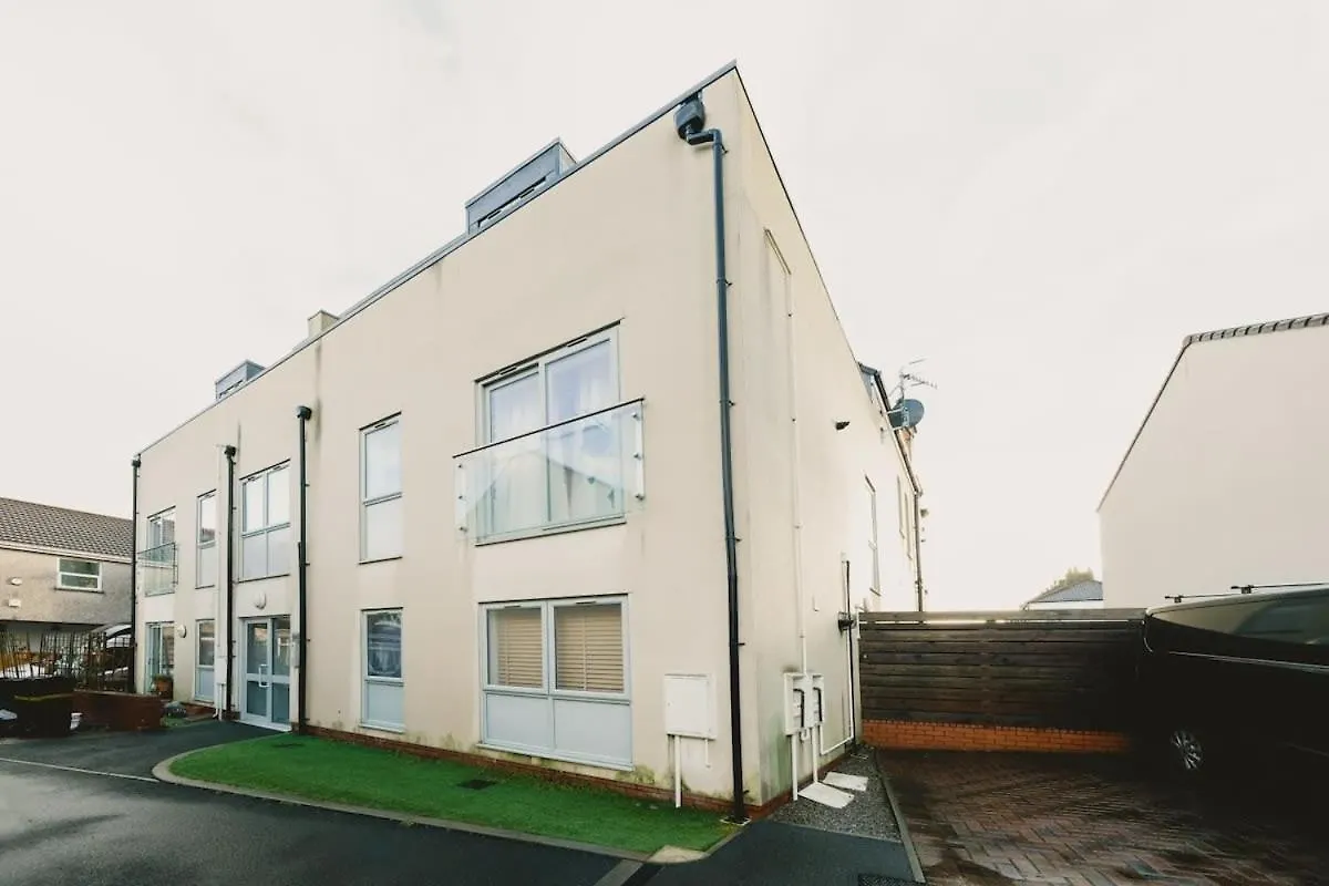 West Street 194- Hopewell Apartment Bristol 0*,